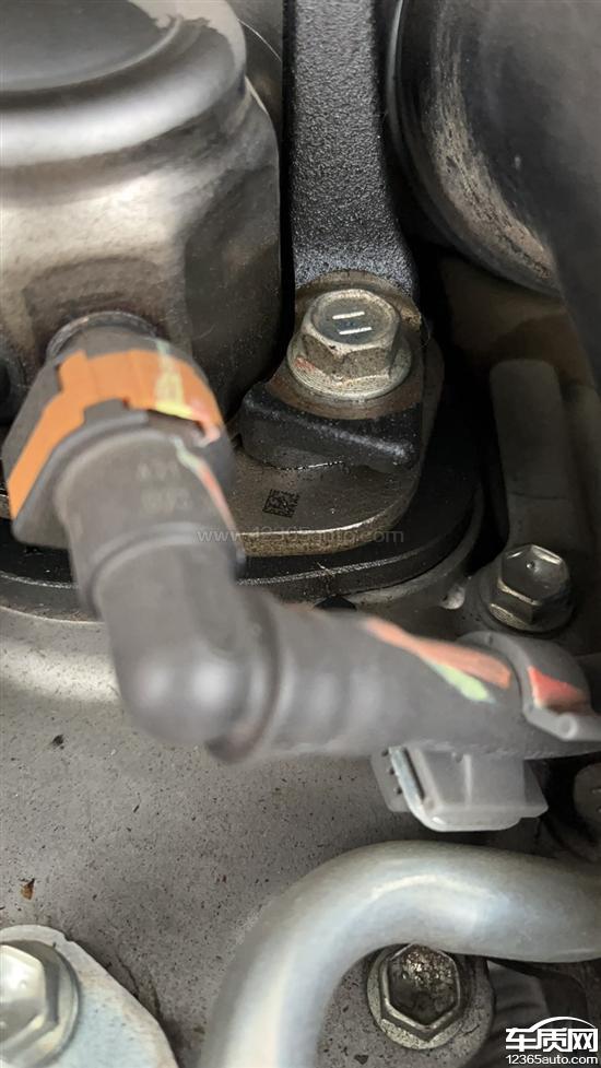 一汽丰田卡罗拉发动机高压油泵漏油