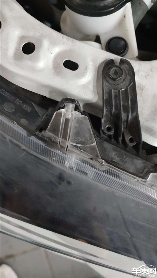 广汽丰田雷凌大灯灯脚非正常断裂要求处理