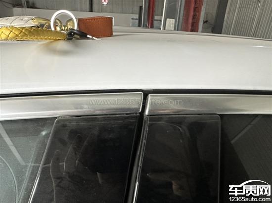 當前位置:>網站首頁>汽車投訴>正文> 車輛做工粗糙,左側門上銀色飾條