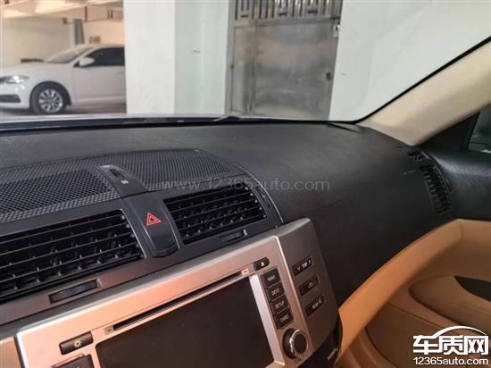 一汽丰田锐志中控台严重老化开裂质量通病