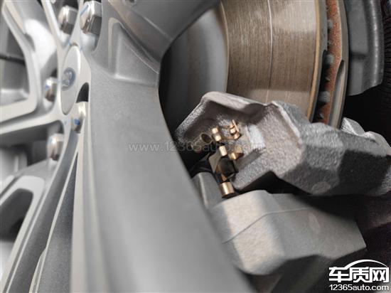 长安福特探险者前轮刹车盘异常磨损