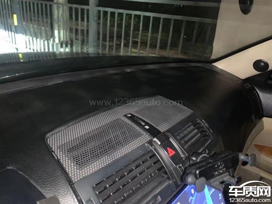 一汽丰田锐志中控台严重老化开裂