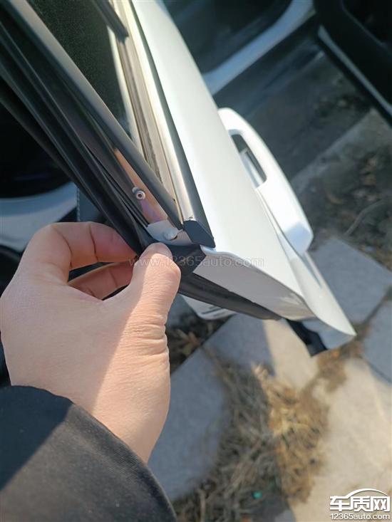 一汽丰田rav4荣放车门生锈车机不升级