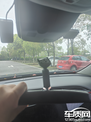 东风风神ax7车内后视镜无故掉落影响用车