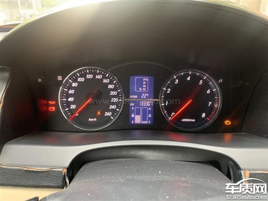 一汽丰田锐志仪表台老化开裂严重