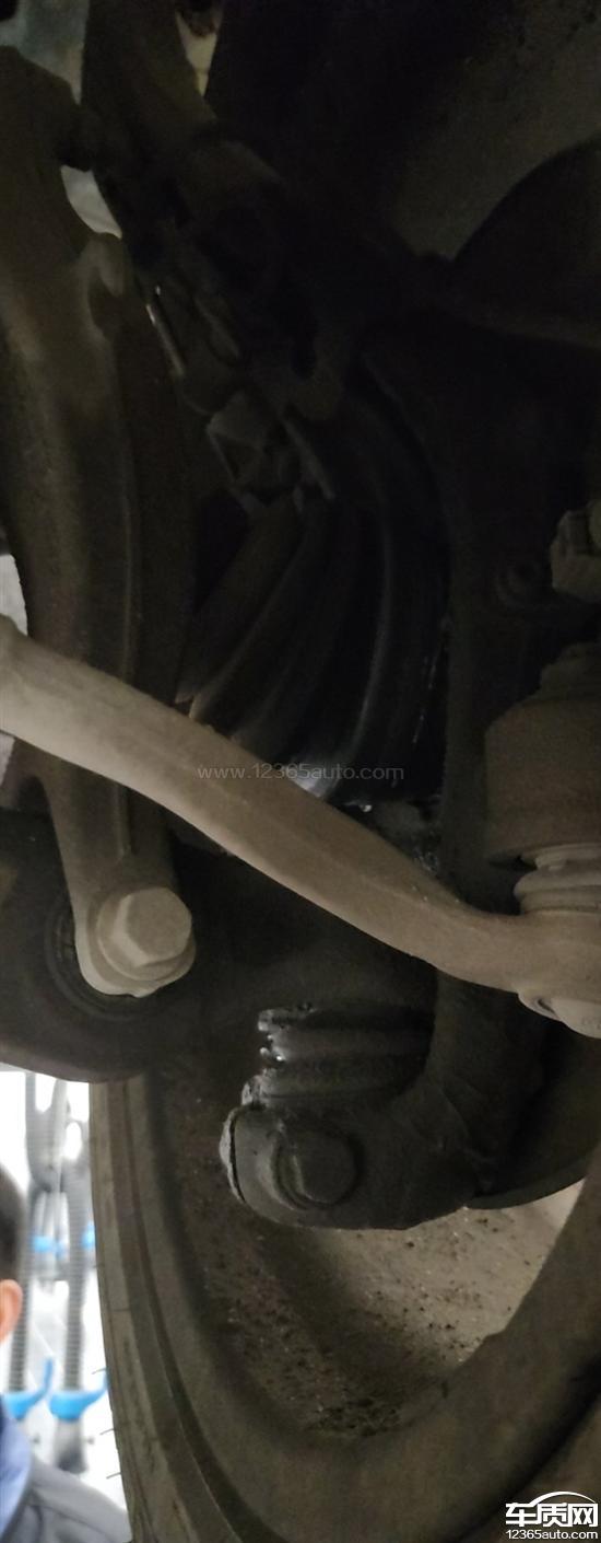 一汽奥迪q5l传动轴防尘套卡扣脱落