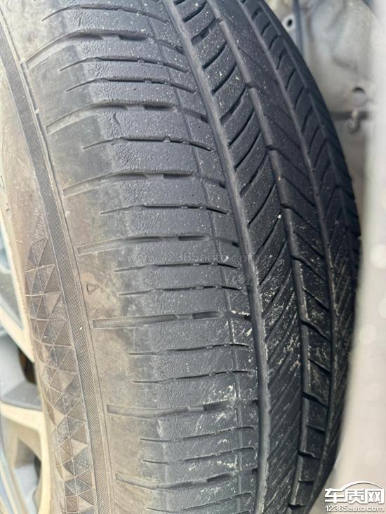 哈弗二代大狗新能源锦湖轮胎老化开裂