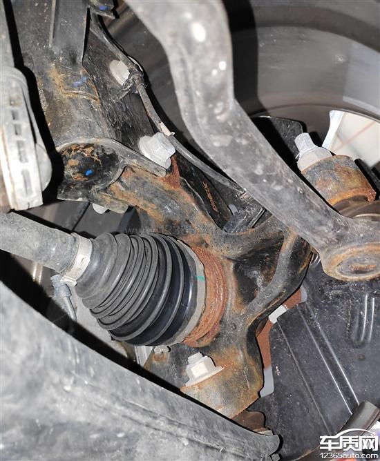 长安福特锐界底盘悬挂 排气管生锈 - 车质网