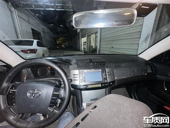 一汽丰田锐志仪表台老化开裂 质量问题
