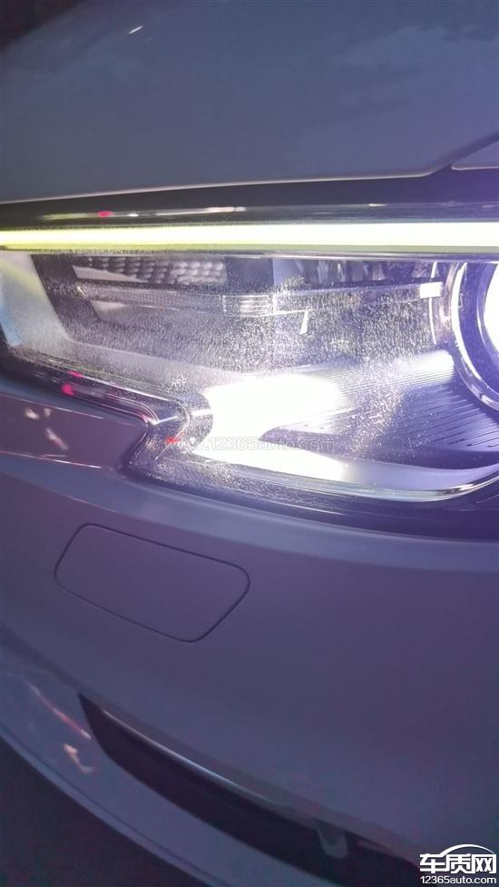 一汽奥迪a3两侧大灯灯罩内部严重细裂纹
