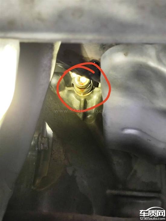 比亚迪唐发动机出现严重漏油 质量差