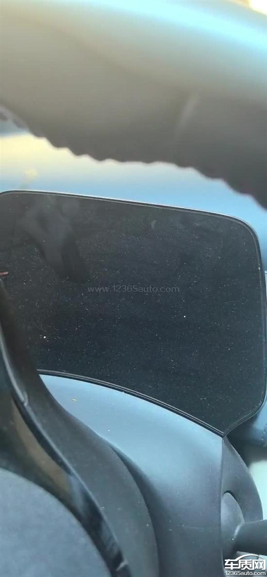 比亚迪元PLUS多个故障灯亮 喇叭有电流声