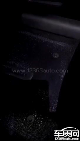一汽奥qQ3天窗漏水 要求厂家处理
