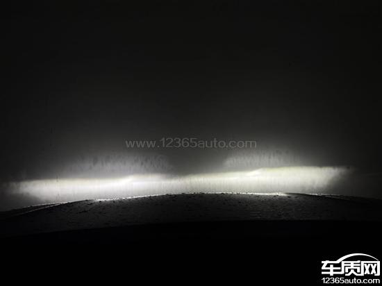 东风本田思域更换右<em>前大灯</em>比原车<em>大灯</em>暗