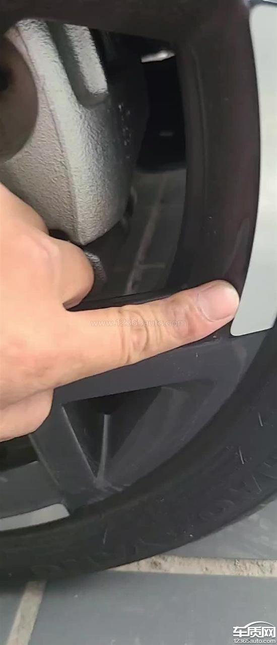 比亚迪海鸥轮毂没有磕碰出现氧化反应