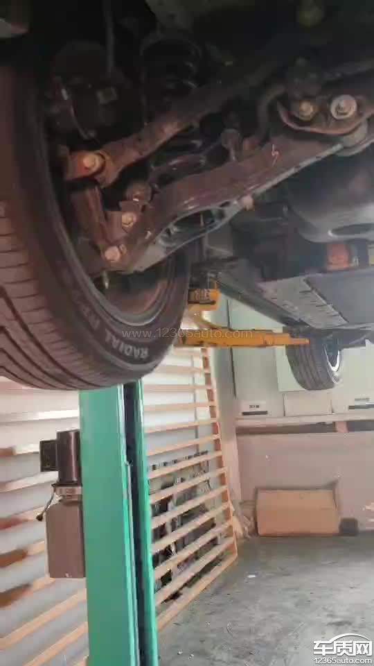长安UNI-Z新能源底盘悬挂部件严重通锈蚀