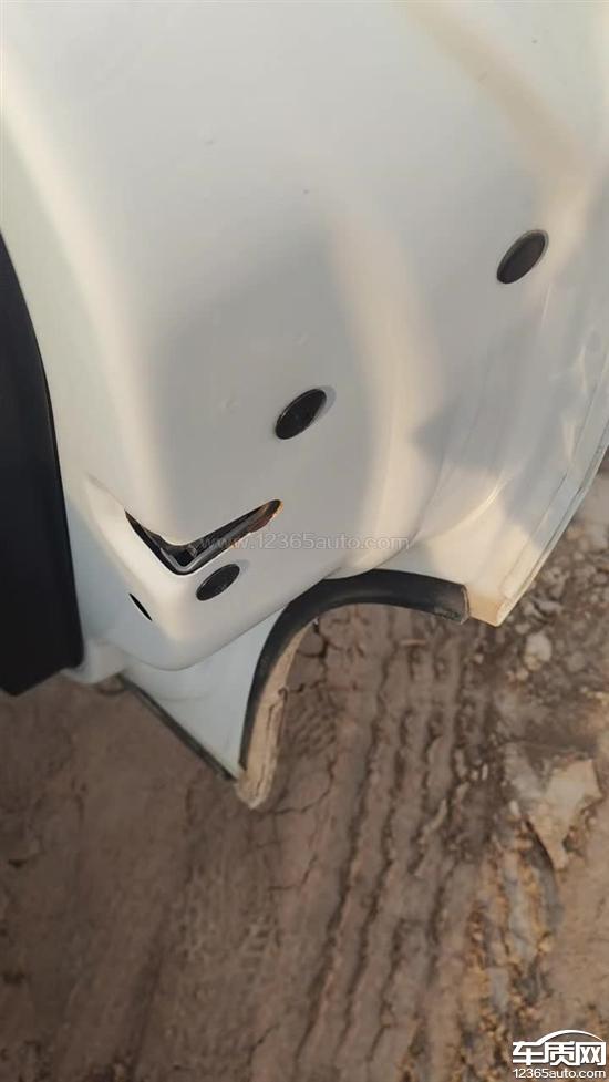 一汽大众捷达VS5车门多处生锈 要求解决