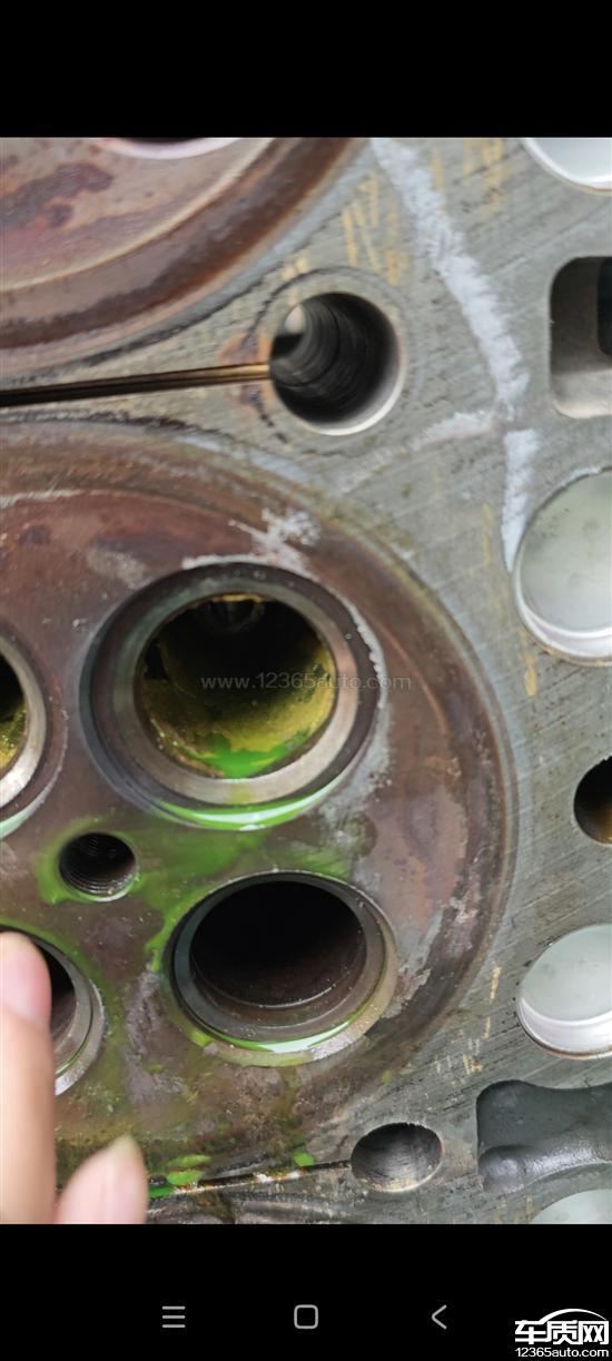 中国重汽豪沃HOWO发动机<em>缸盖</em>开裂