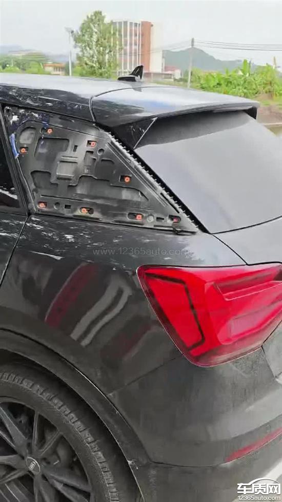 一汽奥qQ2L行驶q程中C柱外饰板p