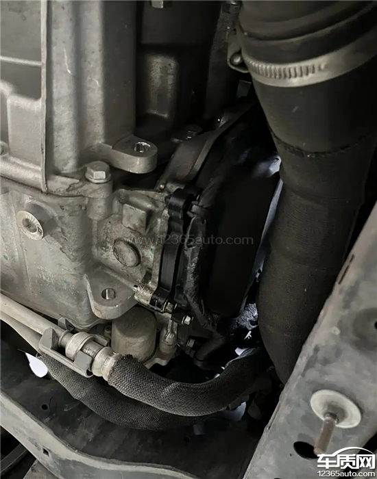 长安福特蒙迪欧变速箱<em>油底壳</em>处排线漏油