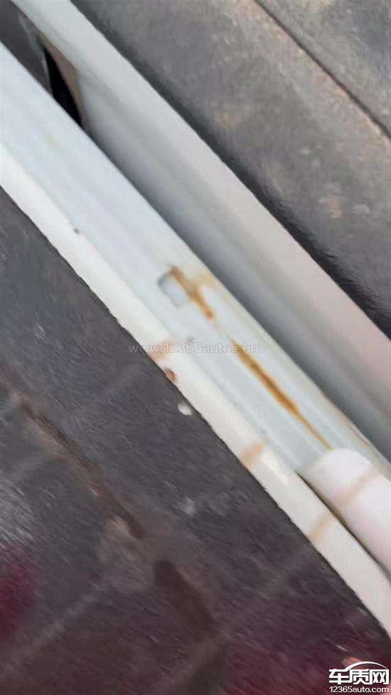 江淮T8质保期车身生锈严重 影响使用