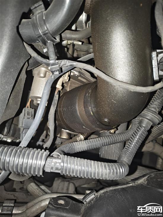 长安福特蒙迪欧发动机<em>进气</em><em>歧管</em>存机油