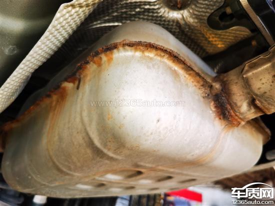 别克昂科旗<em>副车架</em>与排气管生锈腐蚀