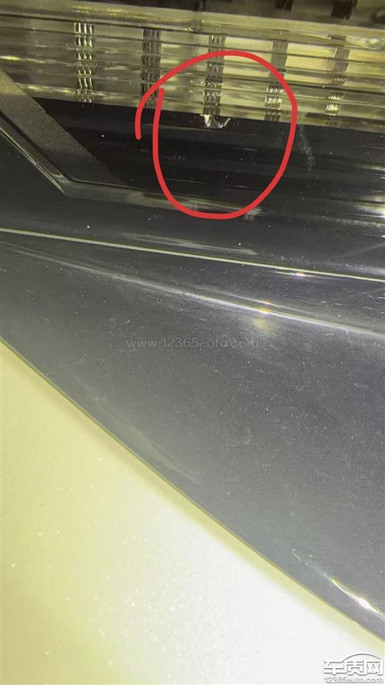 东风本田CR-<em>V</em>大<em>灯</em>自然开裂<em>要求</em>厂家处理