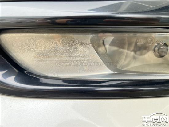 东风日产轩逸两侧<em>前雾灯</em>氧化 亮度低
