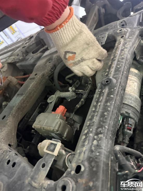 凯迪拉克IQ锐歌故障灯报警 <em>压缩</em><em>机</em>故障导致