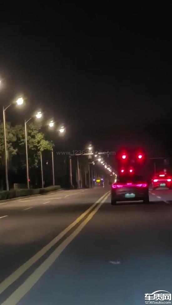 阿维塔12新车挡风玻璃重影 影响驾驶