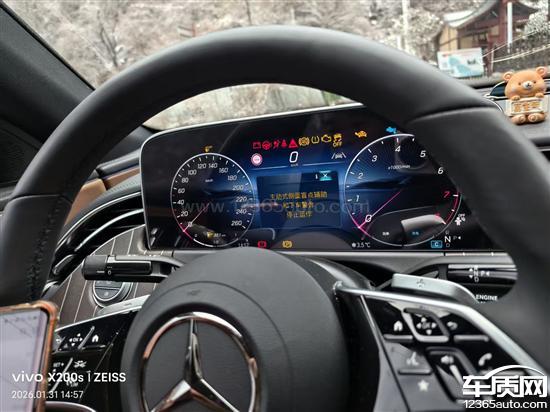 北京奔驰E级黑屏熄火 失去<em>制动</em> 巡航失灵