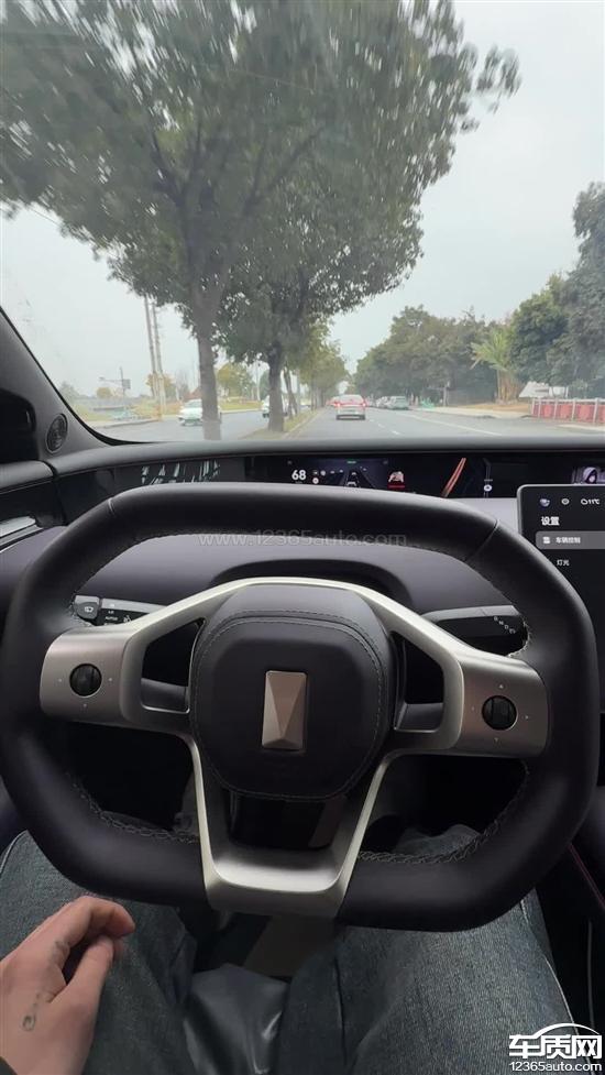 阿维塔07方向盘不正 调整后严重跑偏
