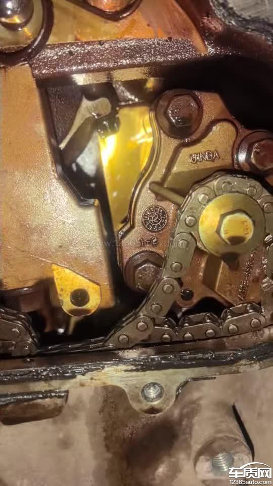 路虎神行者2 VCT卡销脱落导致发动机损坏