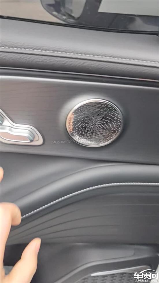 奇瑞风云A8驾驶位人机工程设计缺陷