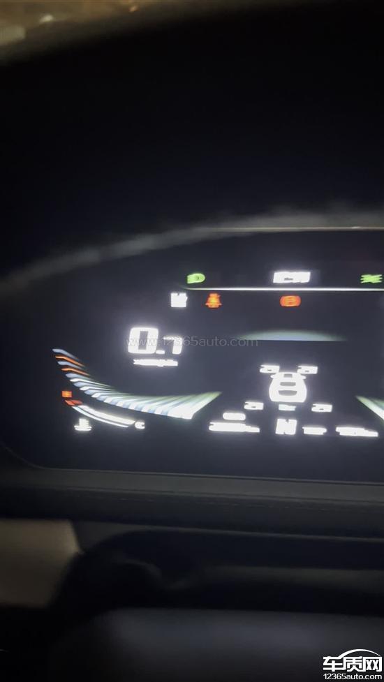 东风风行T5 EVO贯穿尾灯进水 左转向灯不亮