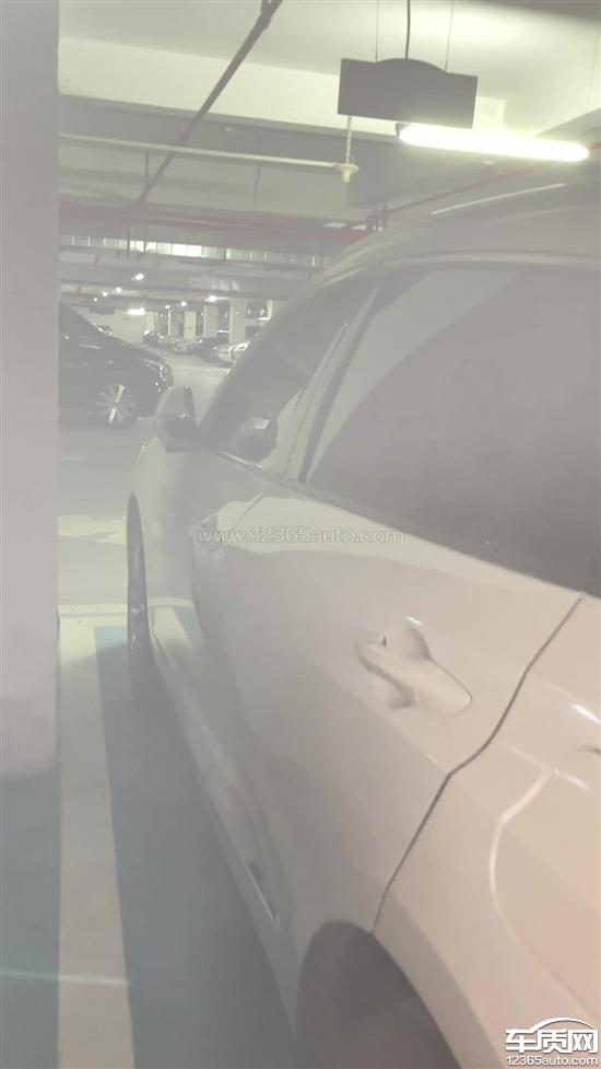 广汽讴歌RDX尾灯渗水起雾 短时间无法消散