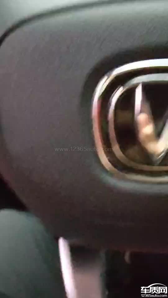 长安UNI-T车机中控屏幕触摸失灵	