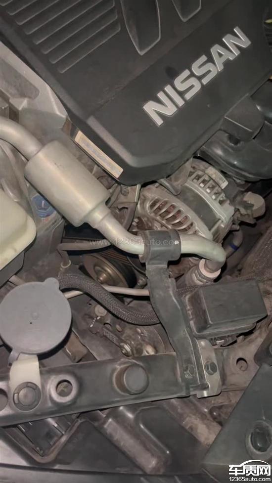 东风日产天籁发电机异响 张紧器抖动