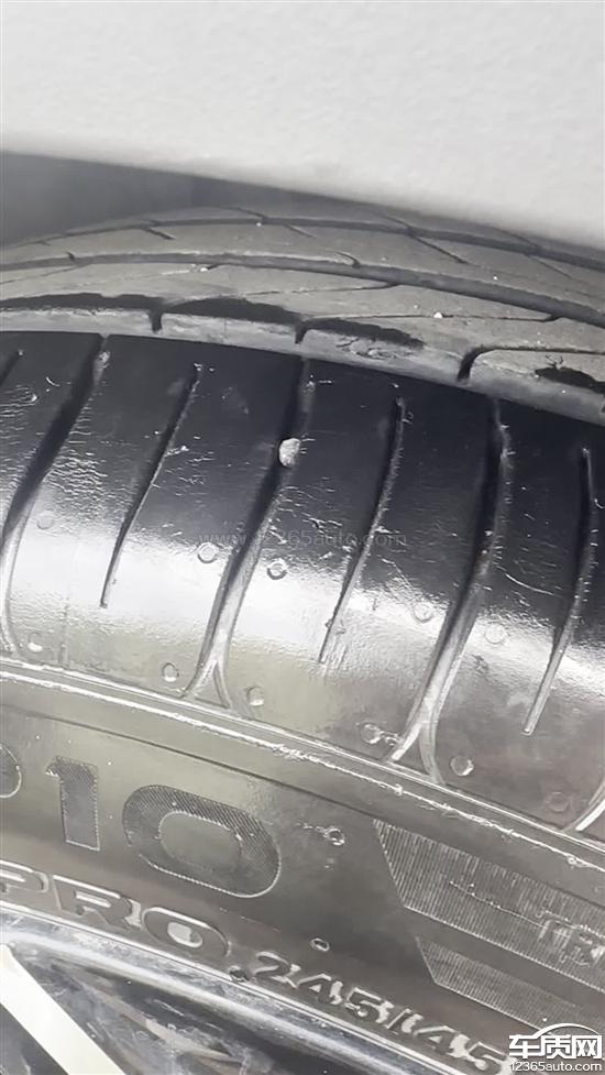 深蓝SL03原车佳通轮胎出现炸裂现象