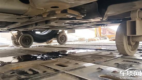 亚太沃尔沃S60发动机机缸体损坏 机油泄漏