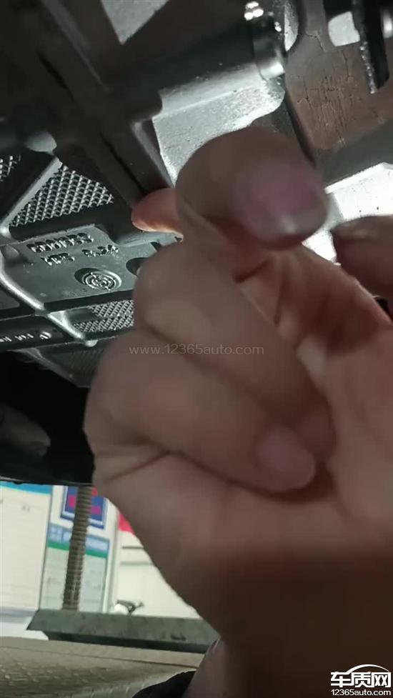 一汽大众探岳新车首保检查出变速箱漏油