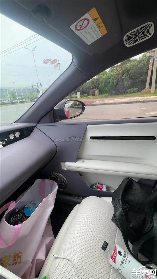 阿维塔06副驾车窗玻璃升降器失灵