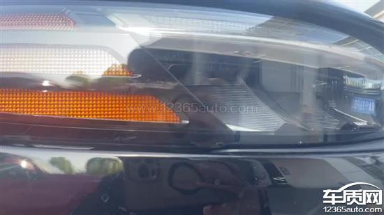 广汽本田雅阁两侧大灯内出现了水渍