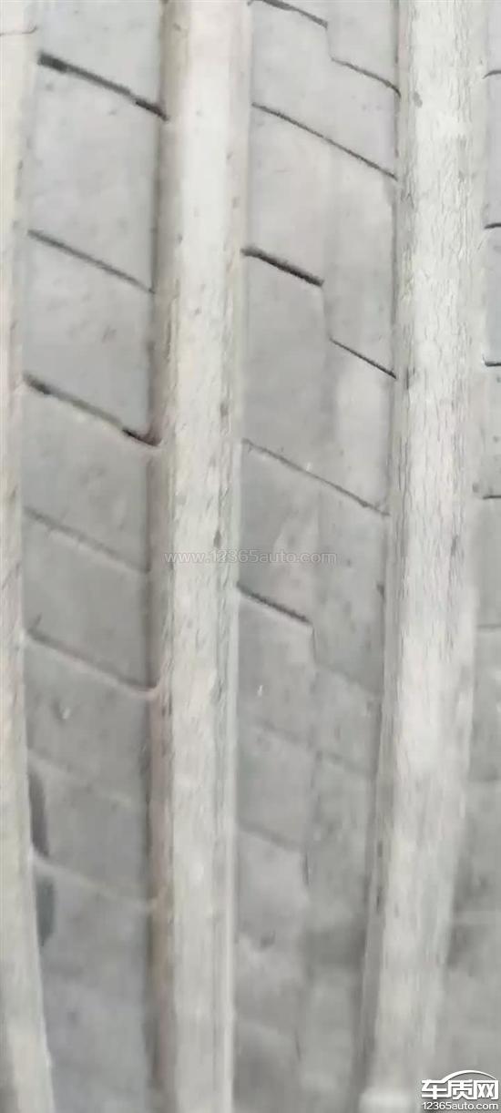 上汽大众途岳韩泰轮胎开裂 橡胶老化
