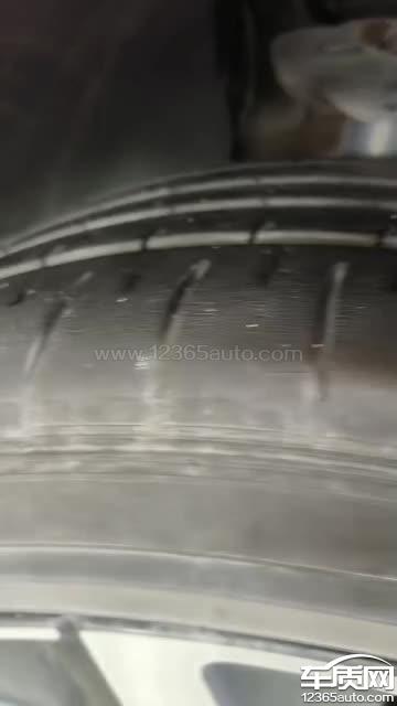 上汽大众凌渡原厂邓禄普四条轮胎严重开裂