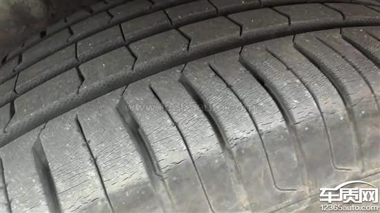 吉利几何E萤火虫玲珑轮胎出现了裂痕
