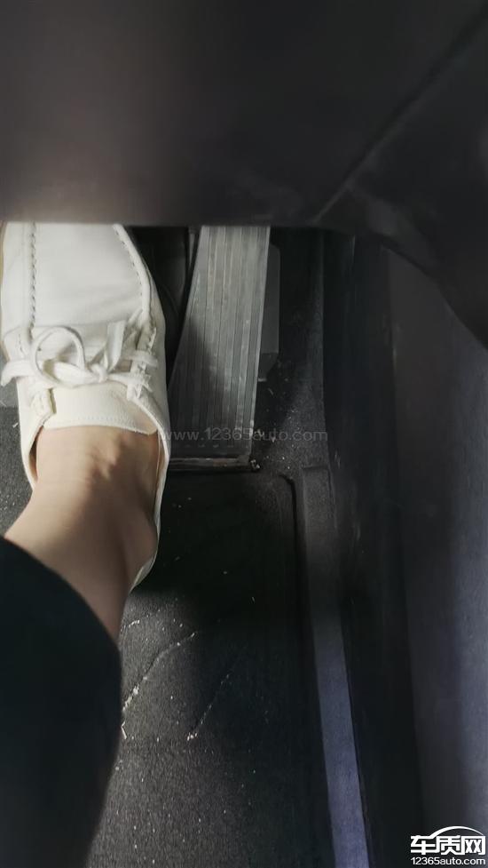 比亚迪海狮06刹车异响 告知数据正常无需维修
