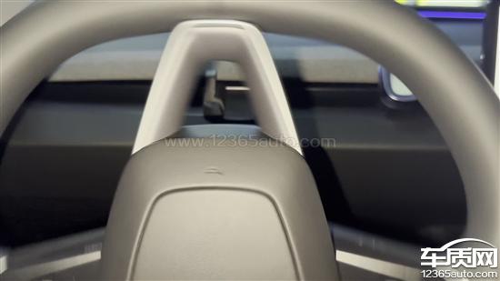 特斯拉Model 3车辆行驶中方向盘共振 异响