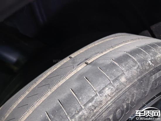 上汽大众途观L车辆两前轮内侧吃胎偏磨